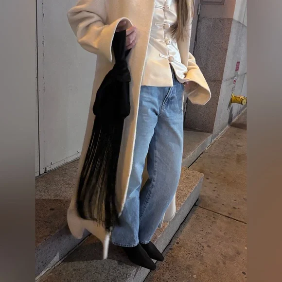 Elegant Velvet Wristlet Knot Black Mini fringe Bag - Picture 5 of 16